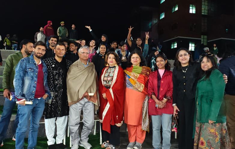 BoldNewsOnline's tweet image. ‘Rang-e-Chinar’ National Art #Workshop concludes at #NIFT #Srinagar @boldnewsonline boldnewsonline.com/rang-e-chinar-… @rangechinar @nytimesarts @FashionWeek @glamour_fashion #Kashmir