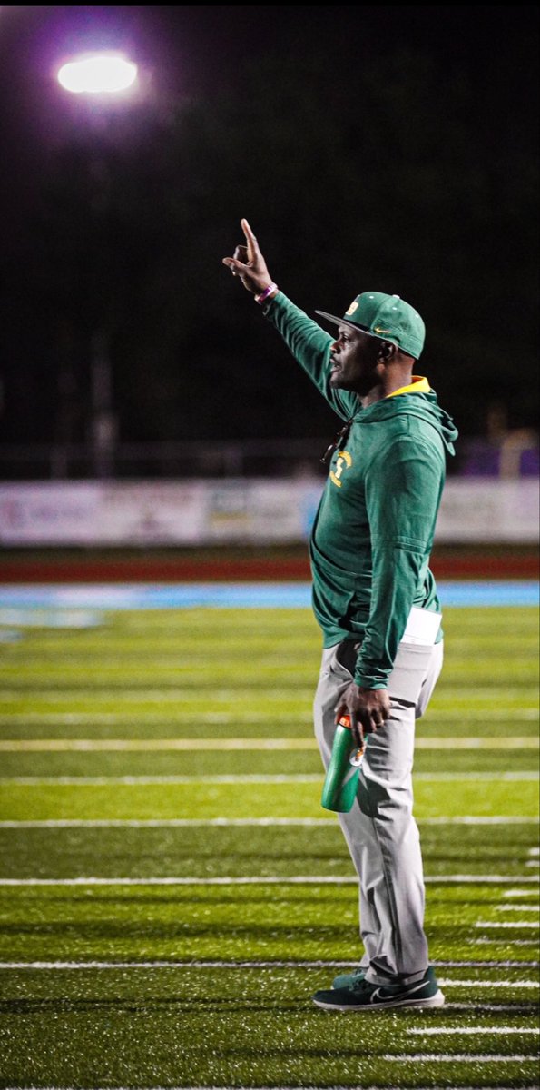 FJRsportsTalk's tweet photo. MB keeping the Bell 🔔 where it belong. Coach Austin J. Randall and the NO FLY ZONE Stood Tall! Let’s Go …. Goal #1✅
#MBFootball https://t.co/EdnQjZqFNJ