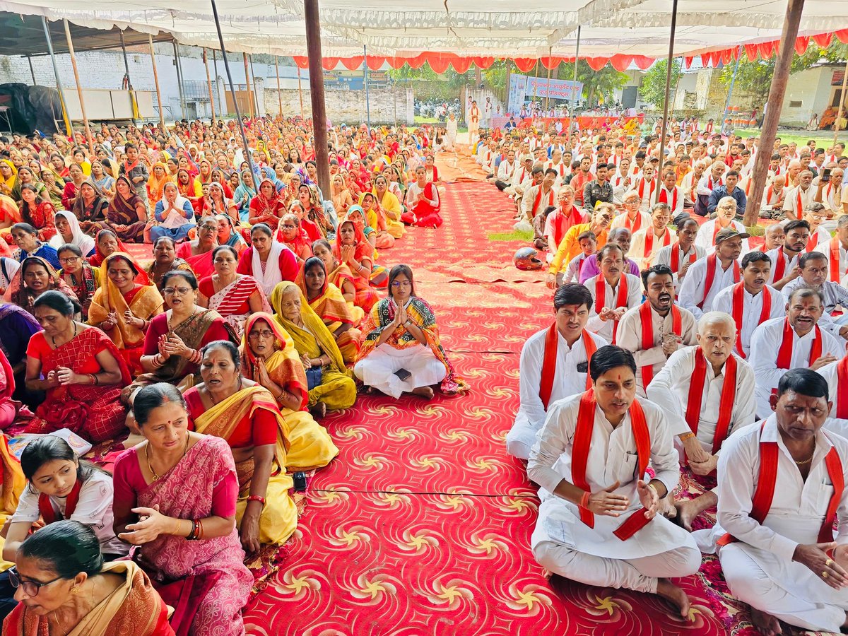 abhishu34870382's tweet image. मां जगदम्बा के आशीर्वाद व पूज्य गुरुदेव श्री शक्तिपुत्र जी महाराज के निर्देशन में कानपुर नगर में संपन्न हुई मासिक दिव्य जनजागरण महाआरती🙏