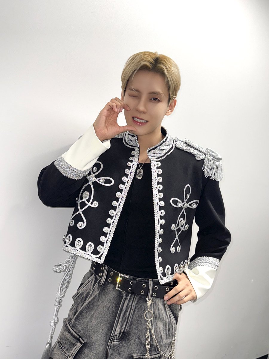 BTOBCOMPANY's tweet photo. [📂]

📂 B:CHIVE
└📁 251012 LEE MINHYUK (HUTA) CONCERT <𝐇𝐎𝐎𝐊 - 𝐖𝐇𝐎 : 𝐊𝐈𝐍𝐆> IN JAPAN

민혁이와 멜로디 서로가 서로를
왜 이렇게 사랑해 (ᵒ̴̶̷᷄ωᵒ̴̶̷᷅*•) )੭))
마지막까지 즐겁게 해 줘서 고마워��� 💙

#비투비 #BTOB
#HOOK #WHO_KING
#이민혁 #LEEMINHYUK
#허타 #HUTA
@btob2mh https://t.co/Tei6Fs2Y14