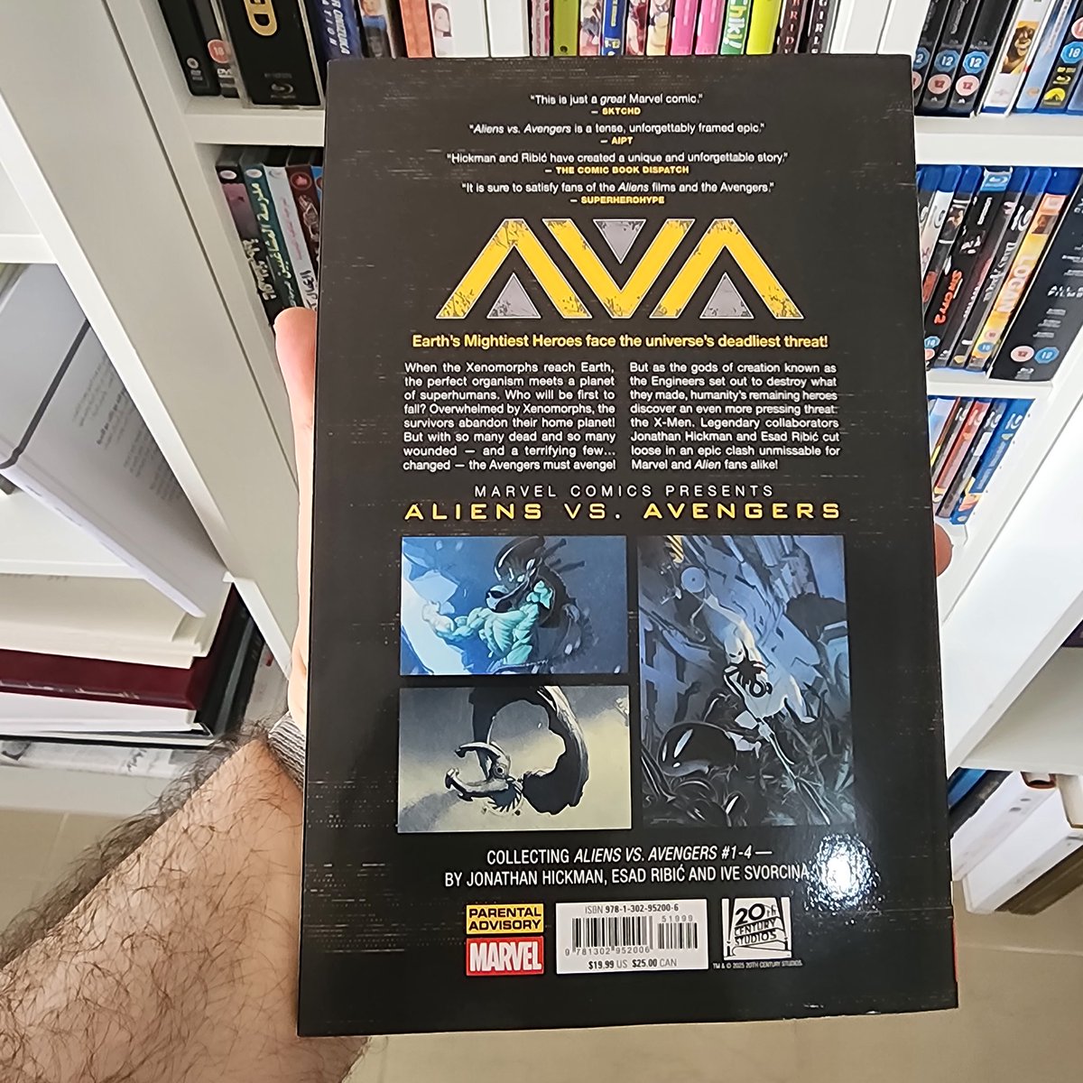 Alghoul1984's tweet image. Just snagged AVA: Aliens vs. Avengers — Avengers vs extraterrestrial chaos. Cover = 🔥. Who wins: tech or terror? 🛸🦸‍♂️🦸‍♀️
#AVA #AliensVsAvengers #MarvelComics #ComicBookCommunity