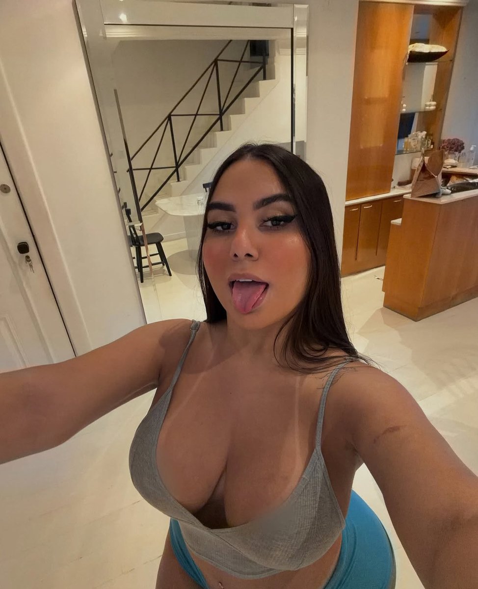teehalbs's tweet photo. Anyone wanna have some cool fun🍑🍆💦 https://t.co/RcEgamx1Ba