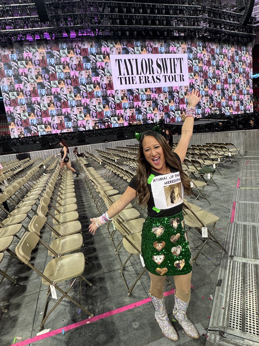 SwimBeckRun's tweet image. SUDDENLY I FEEL LIKE I’M BACK IN VANCOUVER AT #TSTheErasTour @taylornation13 @taylorswift13