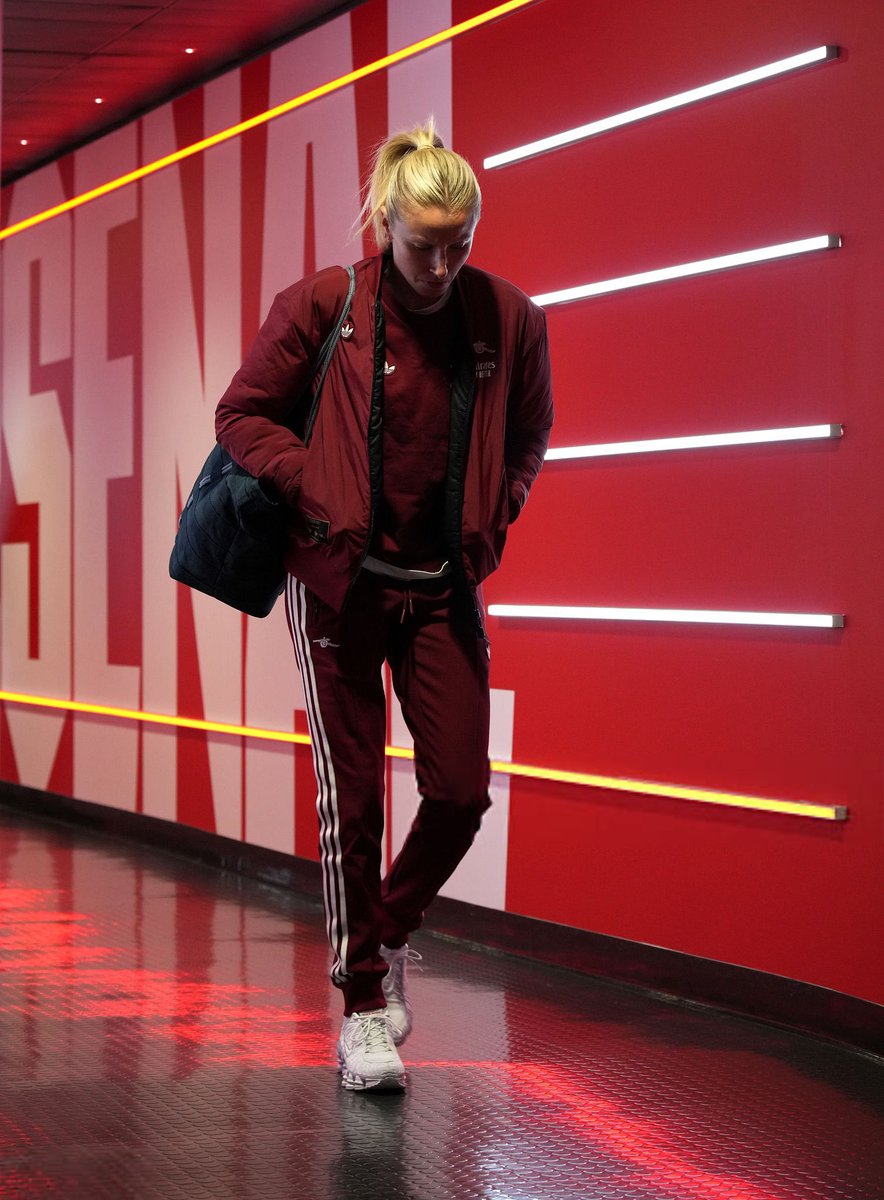 lw6source's tweet image. 📸 | leah williamson arriving at the emirates today to watch arsenal v brighton