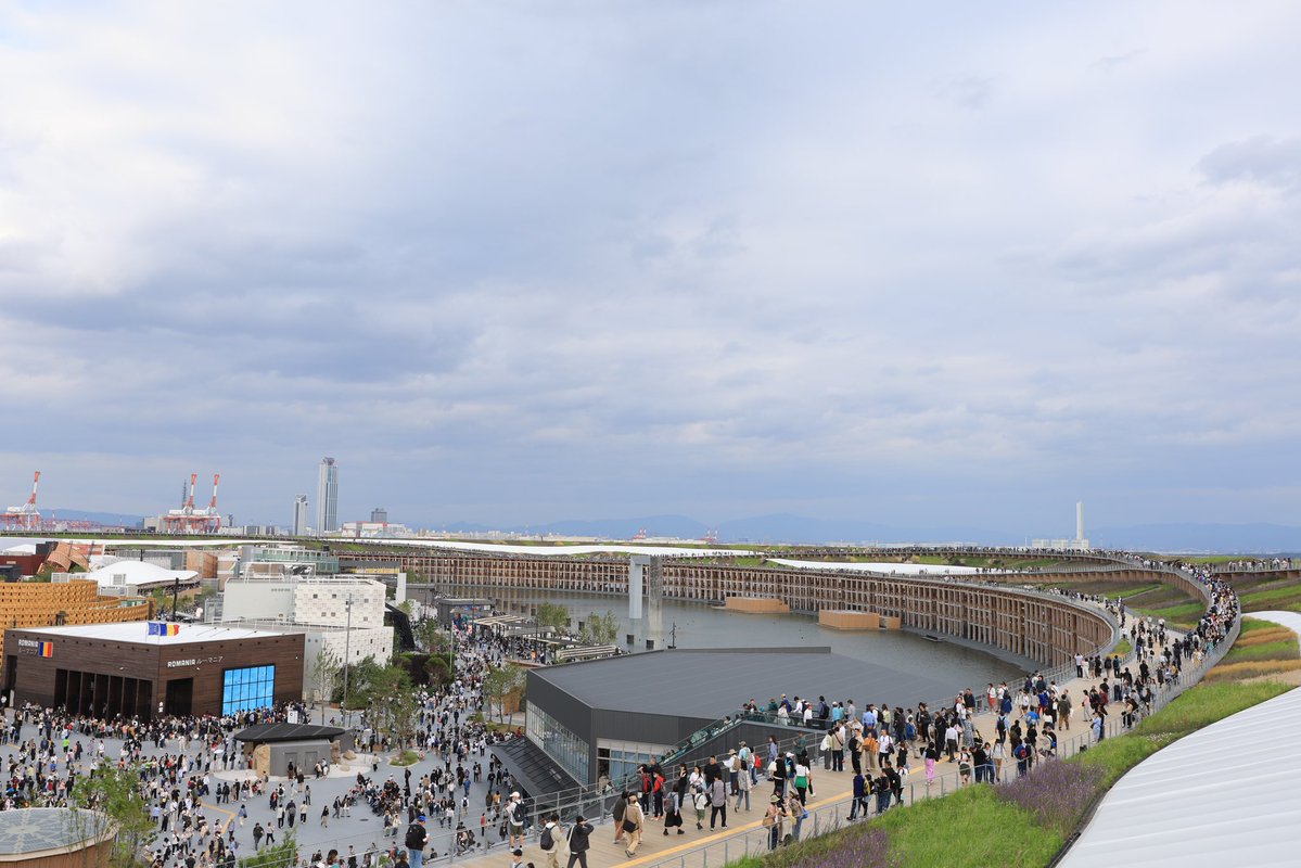 ryusei6021's tweet image. #愛用レンズを画像付きで布教する
EF16-35mm F2.8L II USM
ROW現像がにが手なので色乗りがよくて助かっている
よく使う焦点距離(20mm、24mm、35mm)が1本でカバーできるので1番稼働率が高い