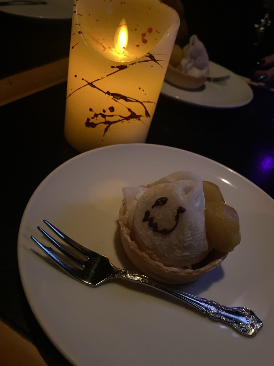 rina_070803's tweet photo. ローズ伯爵が愛おしすぎて
もうこれは通う
ご飯も美味しかった🙃🙃
#VAMPIRECAFE
#ローズ伯爵 https://t.co/6S6EyuRIJq