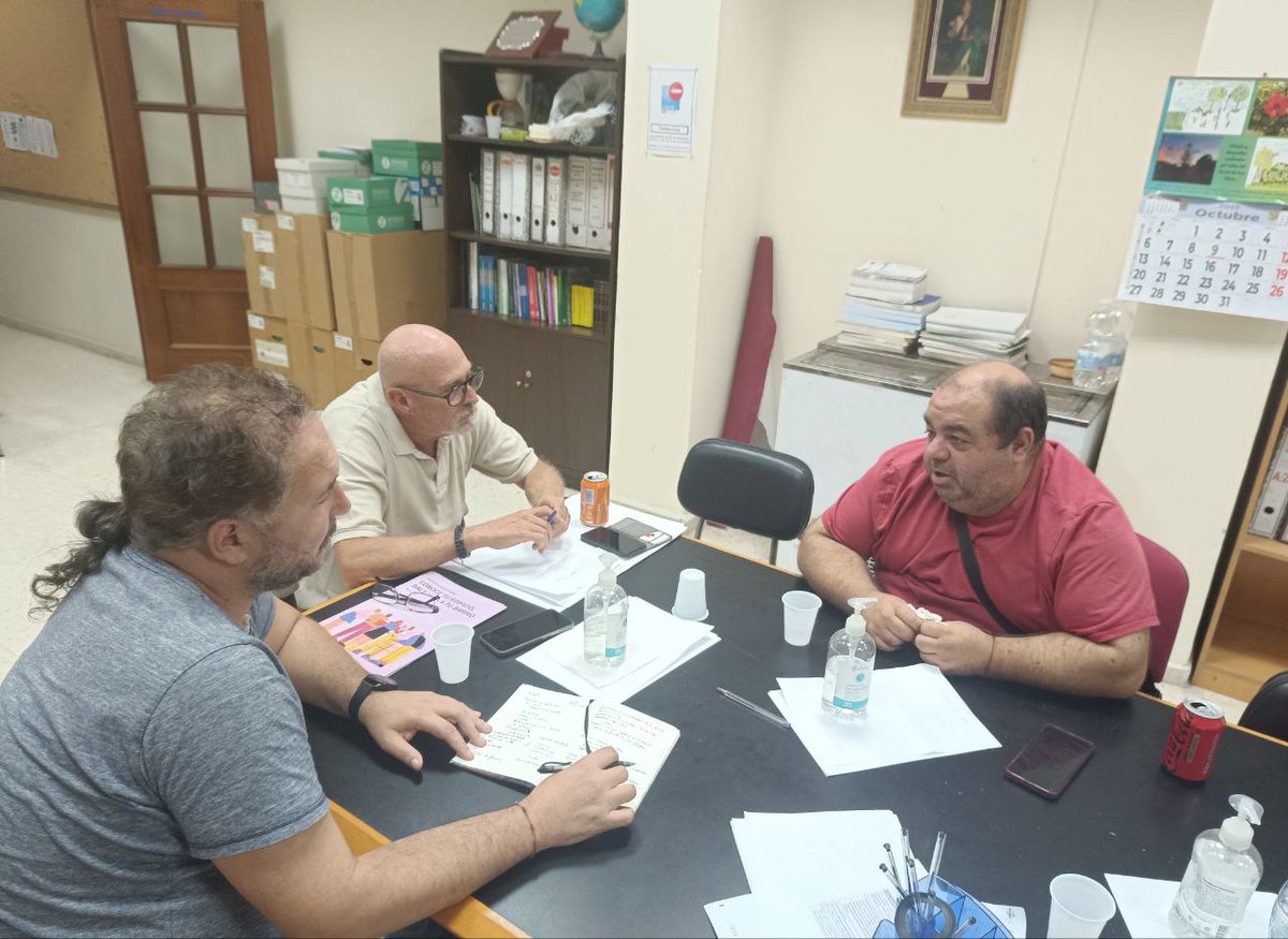 Este viernes se celebró una muy interesante reunión de trabajo entre  <a href="/IUMalaga/">IU Málaga🔻</a> representado por <a href="/EfrainCampos/">Efraín Campos</a> y miembros de la Junta Directiva de <a href="/fedsolidaridad/">Federación Solidaridad</a>  En la reunión se abordaron las situaciones de #Málaga y de #Andalucía y la colaboración entre ambas organizaciones.
