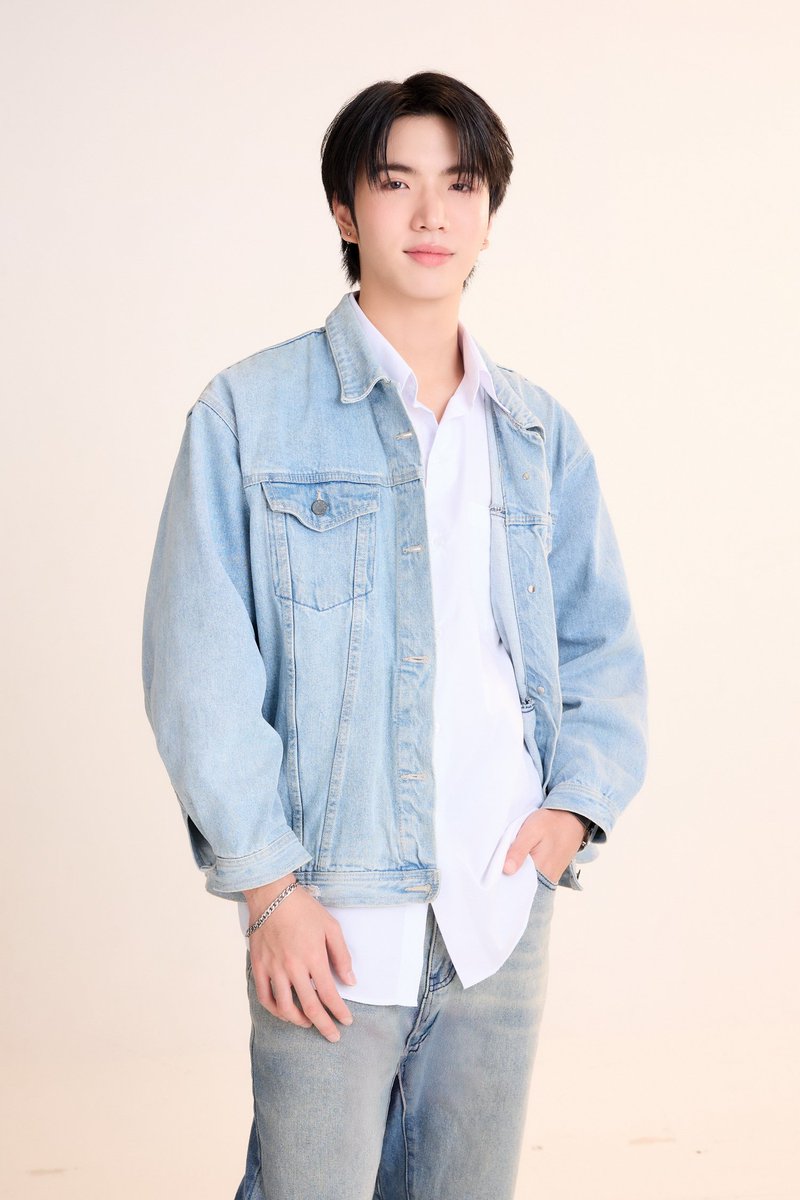 Twentyfournew's tweet image. เรื่องย่อ ไหนใครว่าพวกมันไม่ถูกกัน Head 2 Head
กำกับโดย ศิวัจน์ สวัสดิ์มณีกุล
ผลิตโดย จีเอ็มเอ็มทีวี 
ออกอากาศทุกวันอาทิตย์ เวลา 20:30 น. ทางช่อง GMM25 และทางแอปพลิเคชั่น TrueVisions NOW เท่านั้น เริ่มตอนแรก 26 ตุลาคมนี้

#H2Hseries #ซีคีน #sea_ta_lay #keenkeno #seakeen #SurfJava…