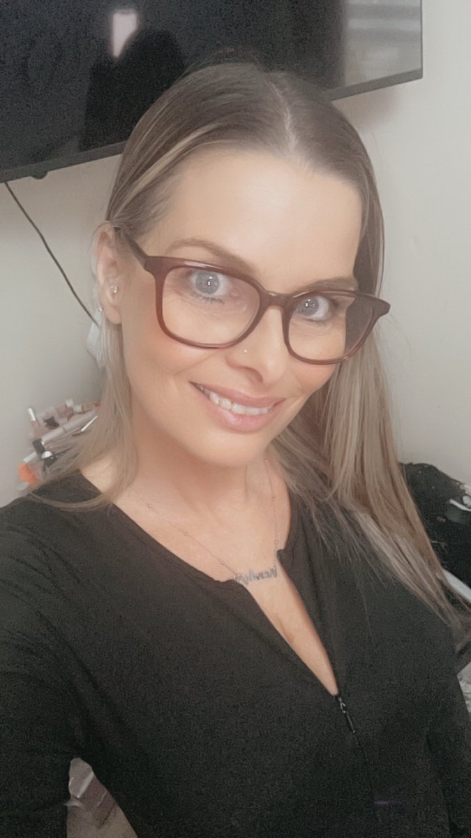 Wendj1972's tweet image. Good morning, happy Sunday, hope your day is as beautiful as you and filled with all the wonderful things in life. Happiness begins when you stop worrying about things you can’t control 🥰❤️🥰