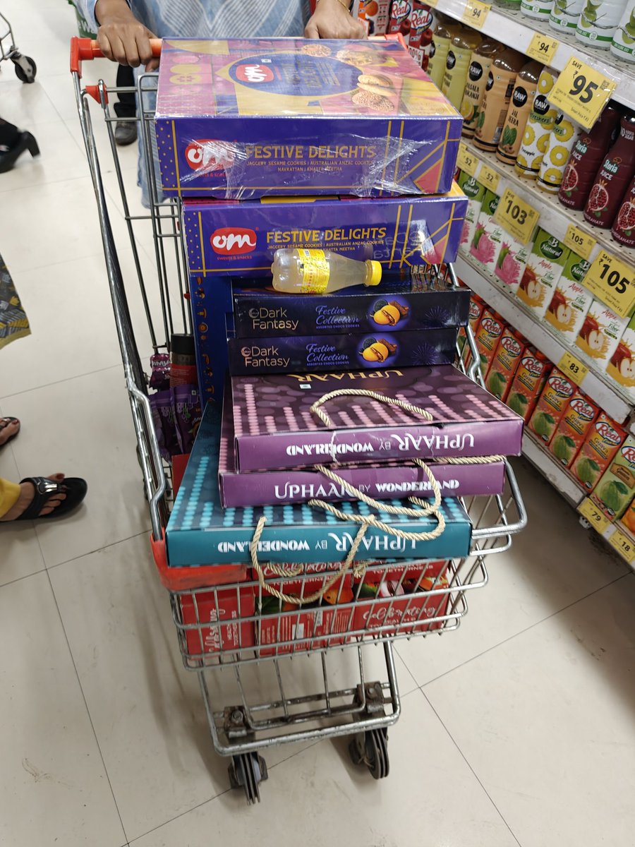think_in_points's tweet image. Diwali shopping done CC geek style 😎
Anticipated a ₹4.5–5K bill while adding items to the cart at Reliance Smart Supermarket.
Bought ₹4.5K vouchers via iShop using EPM, planning to pay the rest by card.
Bill came to ₹4501.
Swiped nothing. Paid ₹1 coin.
Maximum value…