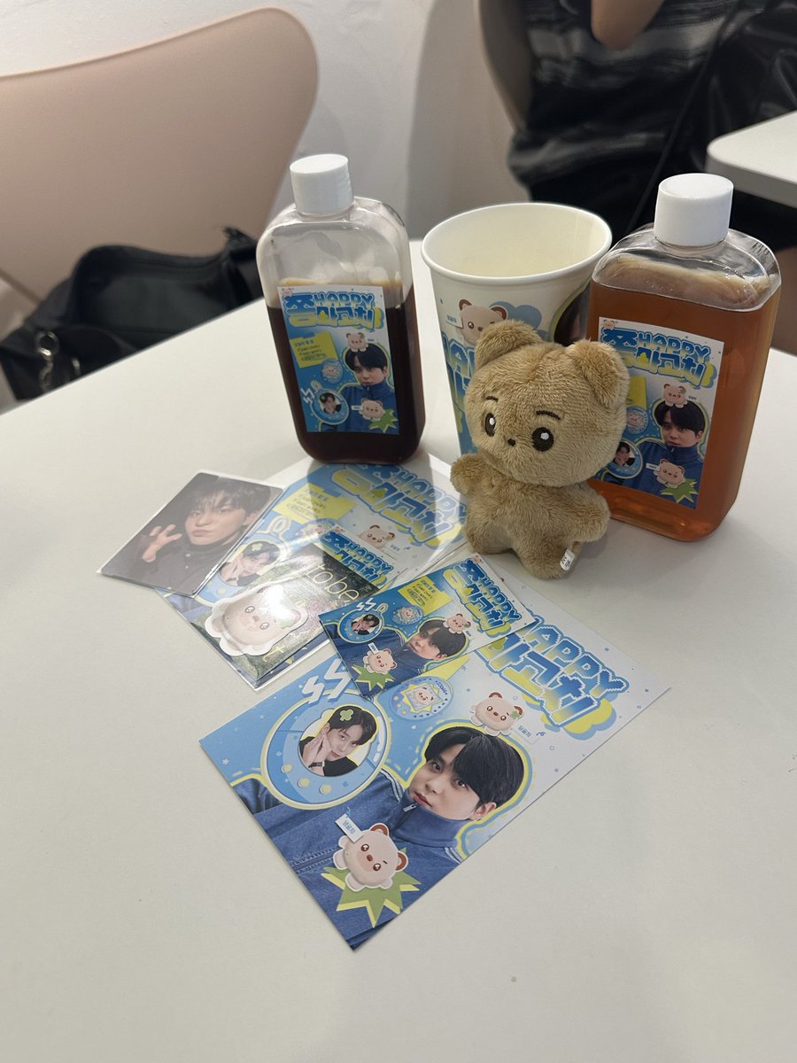 gomdolschoi10's tweet photo. 오늘의 마지막 생카🐻 딩굴댕굴 대장 생일 축하해🎉🥰 앞으로도 열심히 딩굴댕굴 하자🛏️
 #팀딩굴댕굴_대장_종호키우기 https://t.co/hGJwsWRHQd