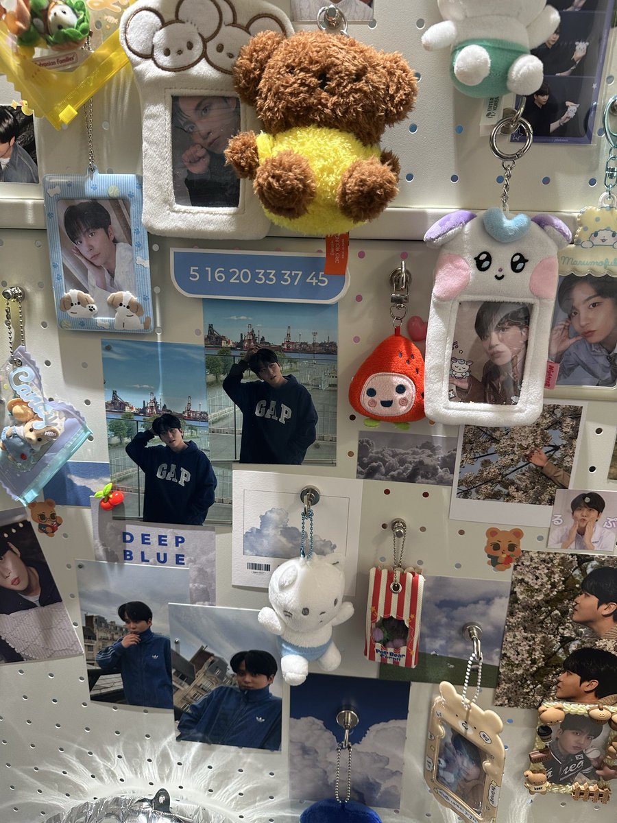 gomdolschoi10's tweet photo. 오늘의 마지막 생카🐻 딩굴댕굴 대장 생일 축하해🎉🥰 앞으로도 열심히 딩굴댕굴 하자🛏️
 #팀딩굴댕굴_대장_종호키우기 https://t.co/hGJwsWRHQd