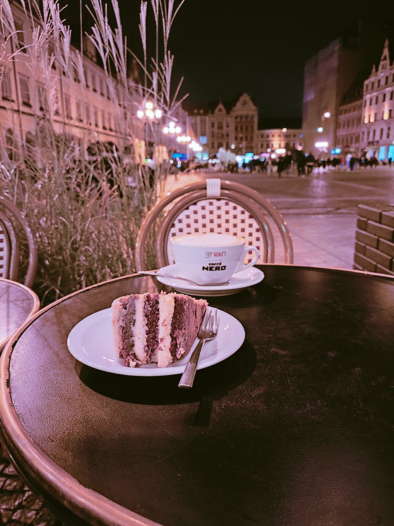 imjanerisa's tweet image. Kope break @ Old Town Rynek
#CoffeeTime #fypシ #haveabreak #Oldtown