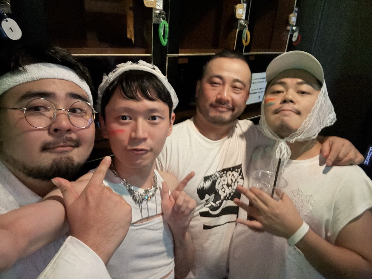 H A S S É tweet media