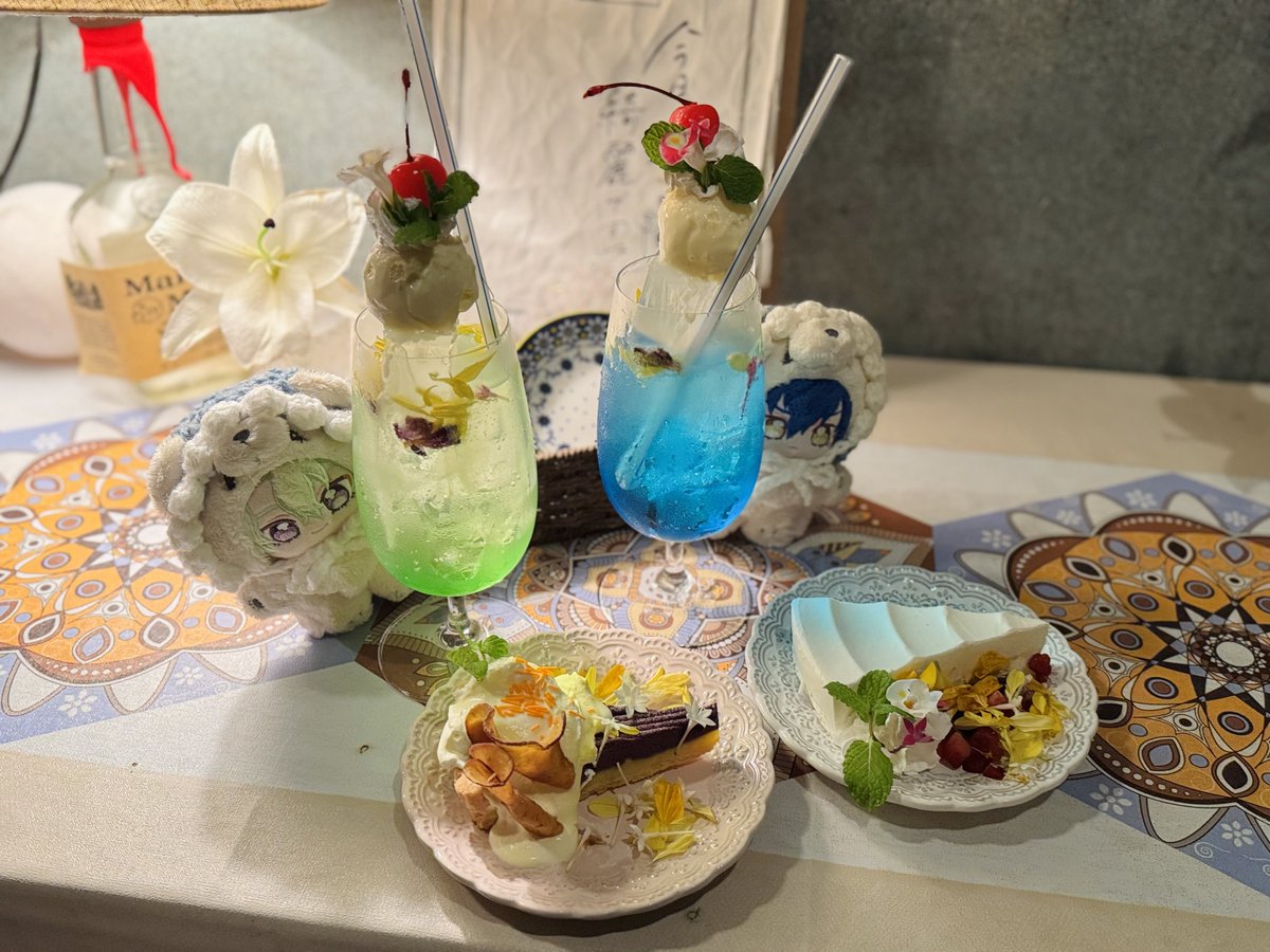 こてさんと久々の𝔻𝔸𝕋𝔼💕💕
念願のルクバ概念のカフェ🥰
めちゃ楽しくて時間足りなすぎて、どうして1日は24時間なのか...
色〜〜〜んな話して、「わかる！！！」って何十回言ったか分からないwww
癖の話で盛り上がってほんとに楽しかった...
明日からどうやって生きていこう...