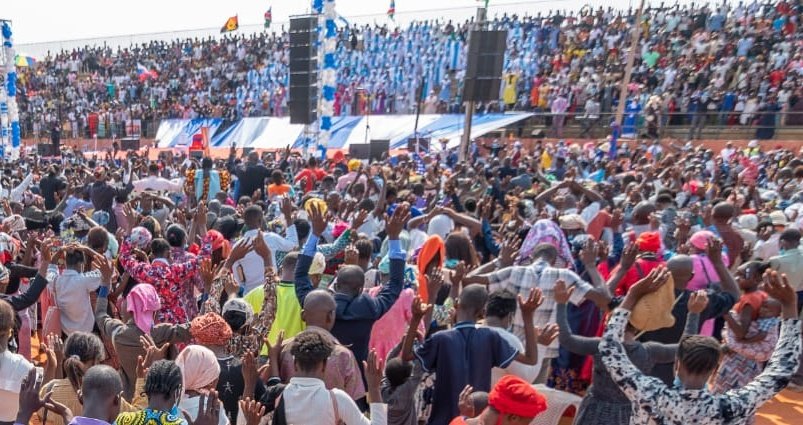 kingdom_seeker1's tweet image. 📌•No situation is hard before the LORD

📌•Impossible with man , very possible with GOD

📌•Incurable to the Doctors Curable to JESUS ,the GREAT PHYSICIAN 

💫The Prayers is over ,let us receive our #HealingFromMozambique