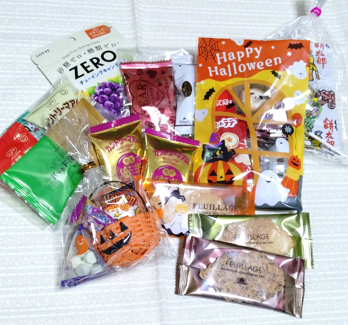 ドルミス戦利品✨️とお菓子
差し入れもたくさんありがとうございました💕
またゆっくりお着替えして写真撮ります。早く遊びたい🤭