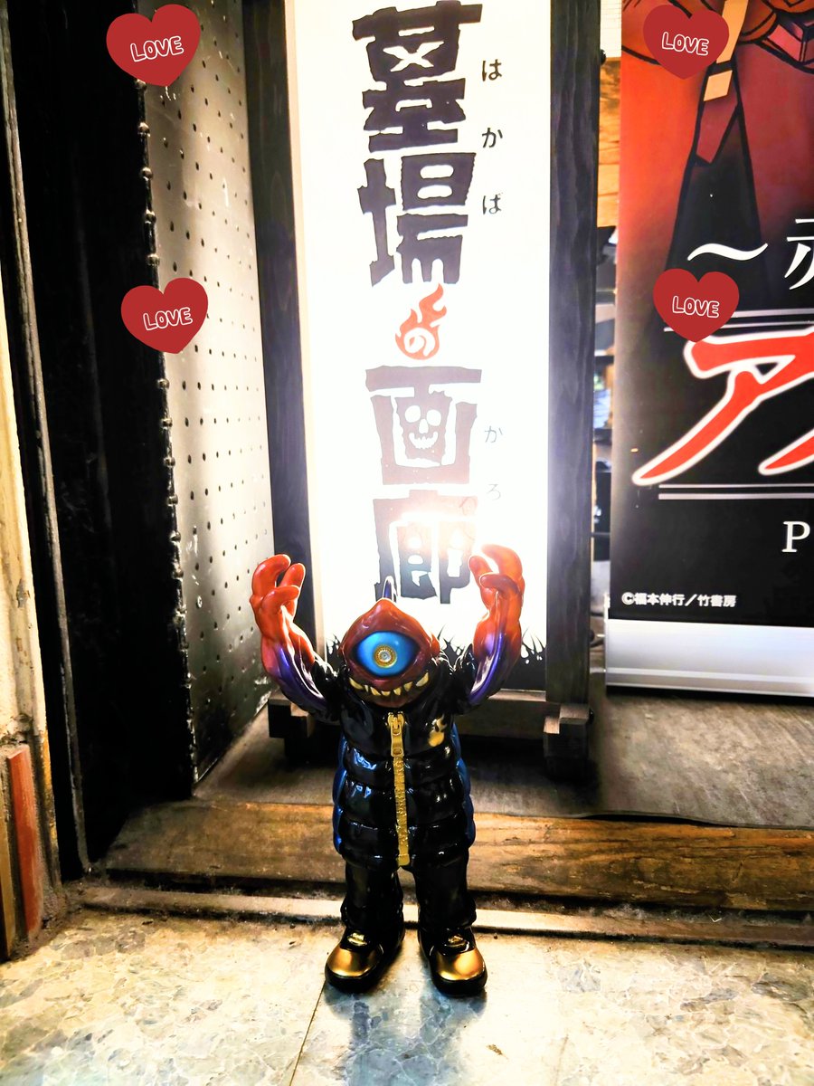 CREATE_LOVERS's tweet photo. 先月、 #地獄鮫オイド を #墓場の画廊 さんへ里帰りさせてきました(笑)
めちゃめちゃ嬉しそうな表情😆
里帰りでより輝き生き生きしたかな⁉️
#GYAROMI
#Momoco_Studio https://t.co/OBfcXFHGXG