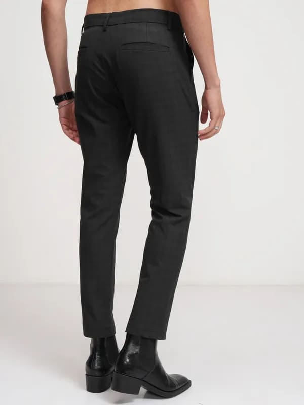 bindboys's tweet image. Dress sharp, move smart — Buy Men’s Formal Trousers on @bindboys  Store at the best price. 
Shop Now. bindboys.com/product/mens-f… 
#bindboys #menswear #shopping #formals #trousers #style #fashion