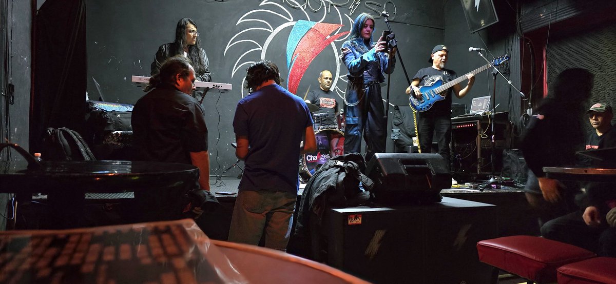 omardiazp's tweet photo. Parte de la banda sonora de mi vida https://t.co/5BWots3zfK