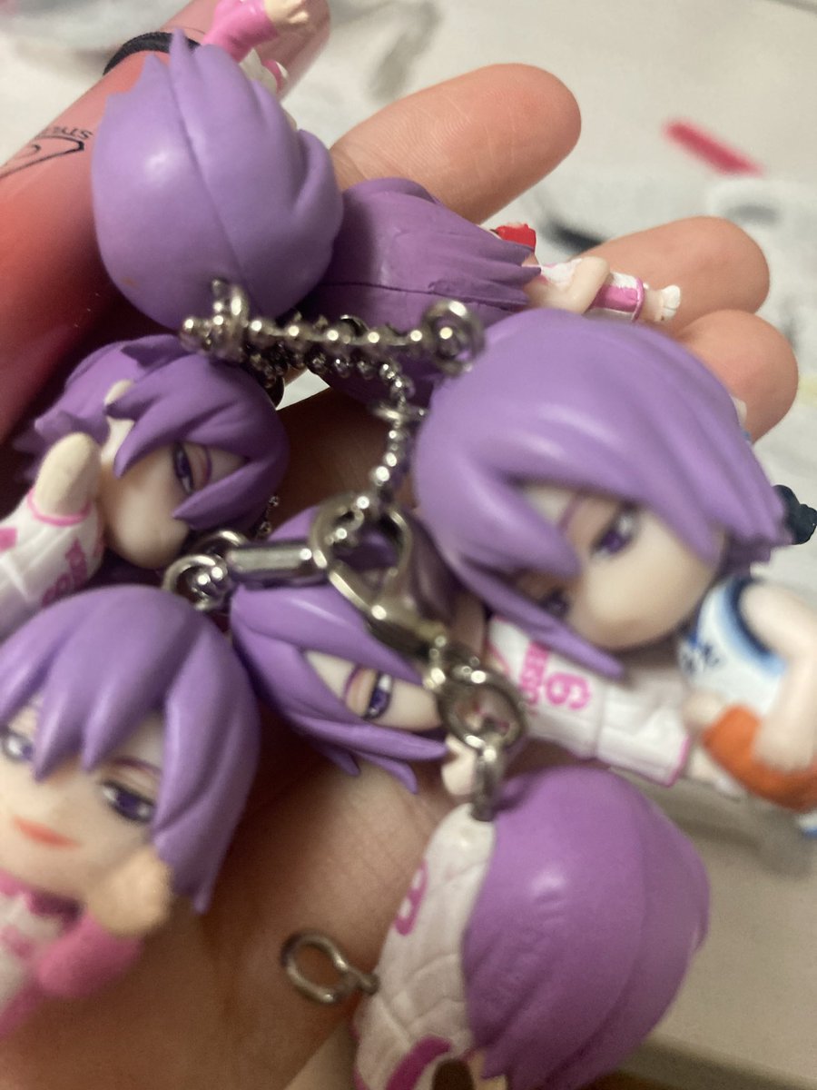 오타쿠 여서 살앗다^_^
에어팟 개박살 나서 자주쓰는 틴트에다가
달아버렷섭니다 ㅎㅎㅎ