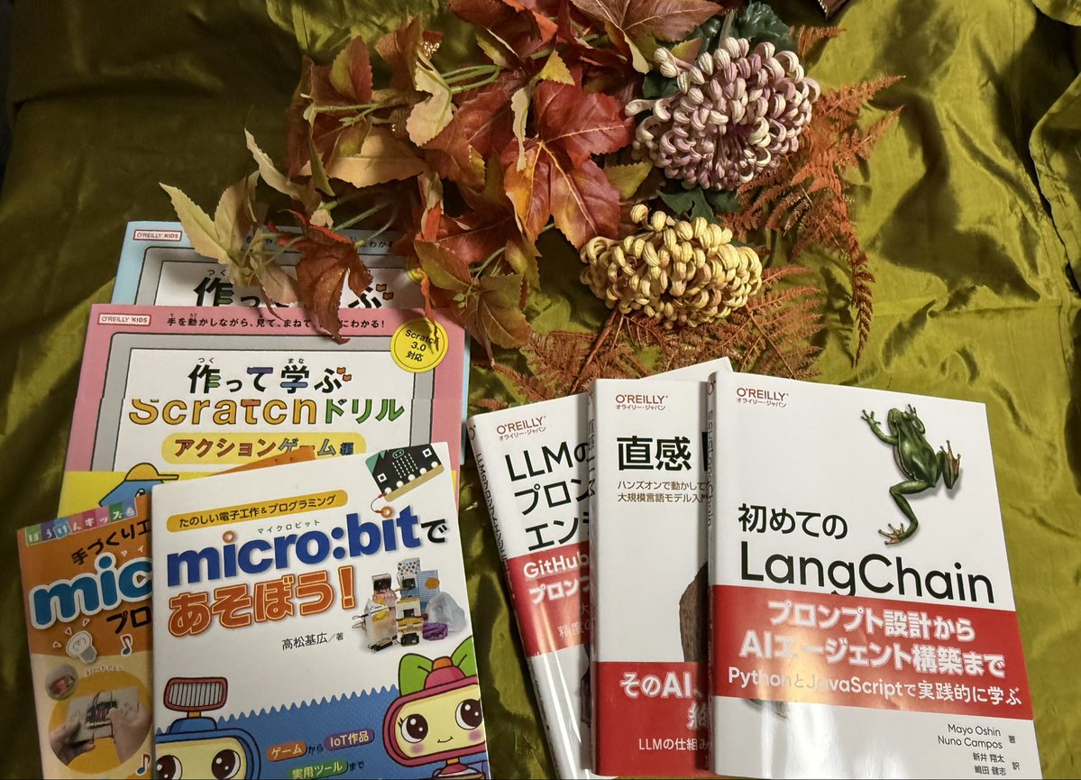kogawa0113's tweet image. 2025年10月12日(日曜日)午後から
第6回CoderDojo砧を開催しました。
世田谷区砧総合総合支所4階
忍者達は、それぞれの作品を完成。
10月末は、ハロウィン🎃です。
本日はハロウィン🎃気分満載で、途中休憩にフルーツチョコを少しお口にポン❣️
発表もできました。
#CoderDojo砧
#子供プログラミング道場