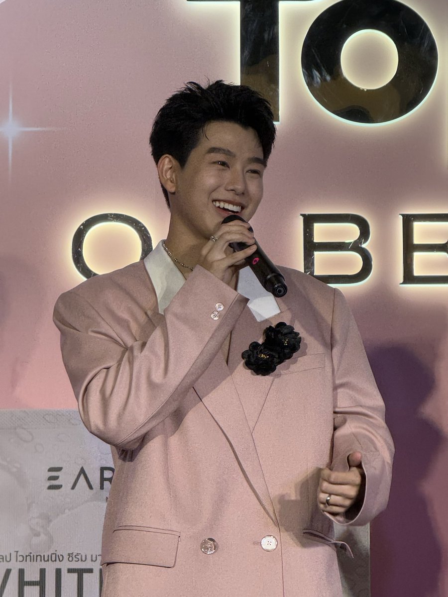 topsthailand's tweet photo. ยิ้มเป้ยๆ ค้าบบบบบ ☺️☺️
EARTHLAB X KRIT
#TOPSofBeauty2025 #TOPSofBeauty2025xKrmjtc #TOPSTHAILAND #TOPS #ท็อปส์ #EARTHLAB #KRITxEARTHLAB #EARTHLABxTopsofBeauty #แฟนมีตกับกฤษฎิ์ #KRITNgam #krmjtc https://t.co/E8afrhRgfE