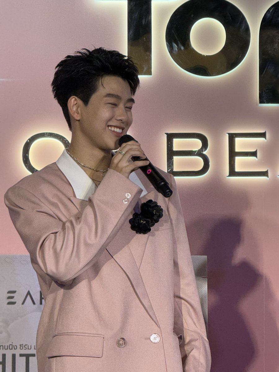 topsthailand's tweet photo. ยิ้มเป้ยๆ ค้าบบบบบ ☺️☺️
EARTHLAB X KRIT
#TOPSofBeauty2025 #TOPSofBeauty2025xKrmjtc #TOPSTHAILAND #TOPS #ท็อปส์ #EARTHLAB #KRITxEARTHLAB #EARTHLABxTopsofBeauty #แฟนมีตกับกฤษฎิ์ #KRITNgam #krmjtc https://t.co/E8afrhRgfE