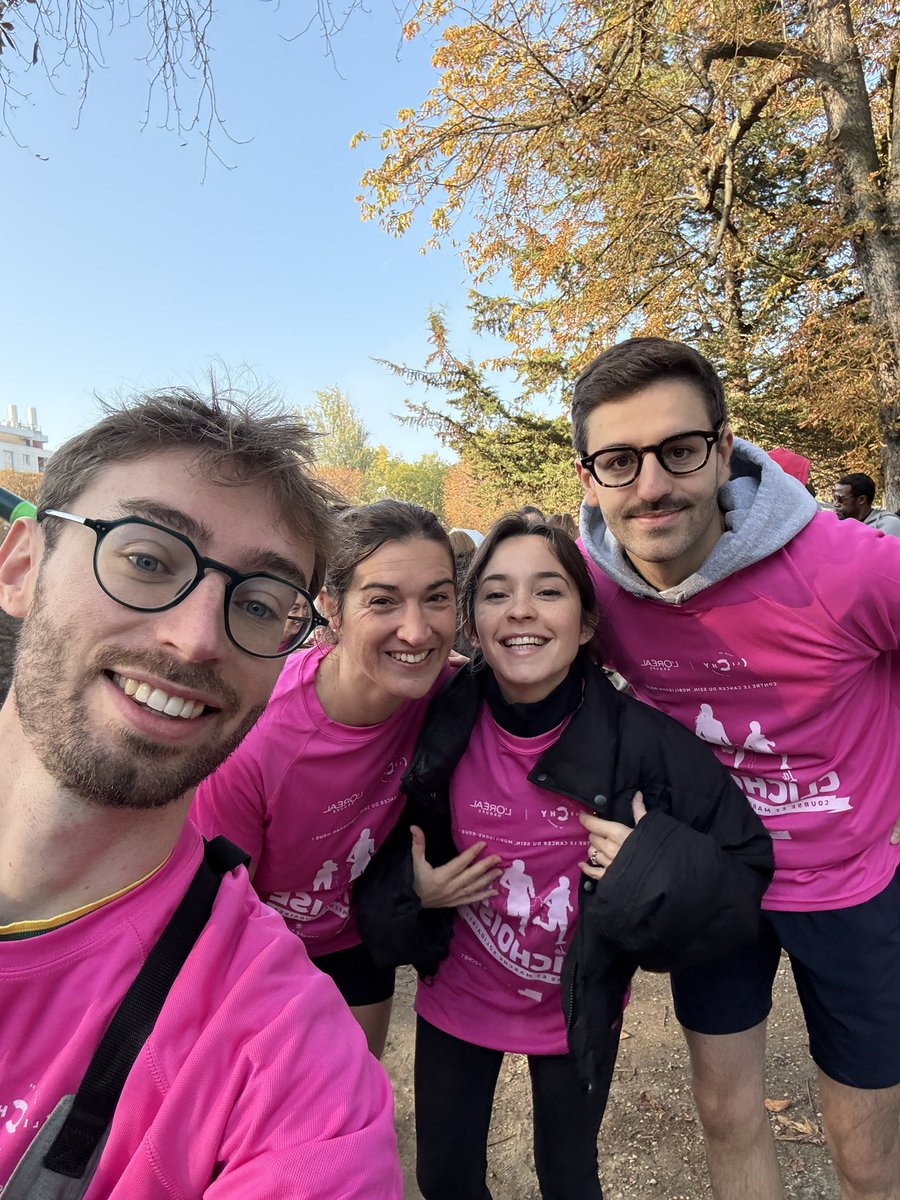 On a couru nos trois tours du Parc Salengro de Clichy en faveur de la lutte contre le cancer du sein 🩷 

Beau moment de solidarité avec les Clichoises et les Clichois sous un soleil radieux !

Pour faire un don à <a href="/liguecancer92/">Ligue contre le Cancer 92</a> : urlr.me/fjkF2K

🙏🏻

<a href="/PS_Clichy92/">PS Clichy</a>