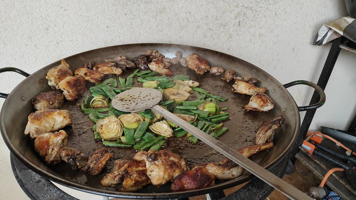 Diumenge, paella. Res a celebrar.