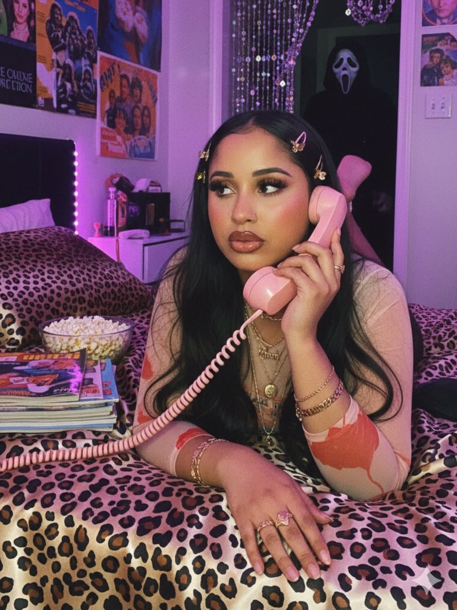 tannyaspates's tweet photo. Thought I'd give this Al Halloween trend a try.. how cute is this? SN: it's getting cooler out ...time to straighten my hair 😔

#Halloween #halloweencostume #fyp #fypviraltwitter #Trending https://t.co/dMq0xsSN2I