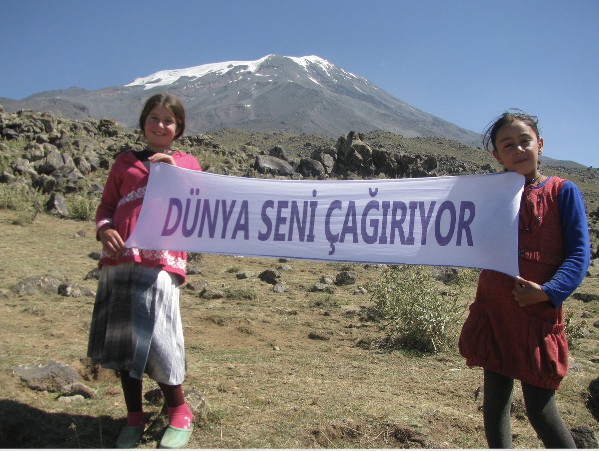 Coğrafya dersi  okullarda zorunlu olmaktan çıkarıldı. Oysa her şey coğrafya üzerinde anlaşılır. Böyle olunca, her şey de arsaya da dönüşür.
Bilmek isteyen yola çıkar! 
<a href="/MagmaDergisi/">MAGMA</a>   <a href="/DogaDernegi/">Doğa Derneği</a>