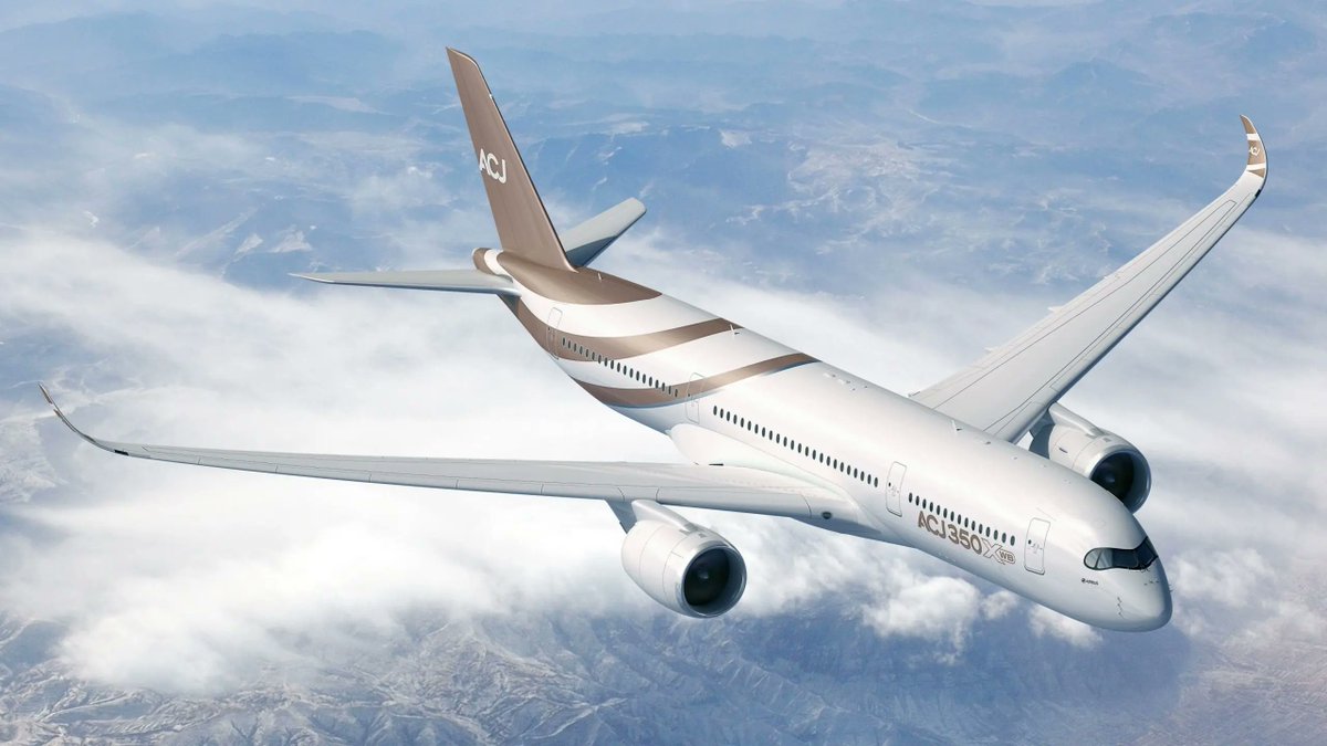 AviationWG's tweet photo. طلبات جديدة لطائرات ACJ350..

أظهرت سجلات إيرباص لشهر سبتمبر وجود طلبيات جديدة لطائرتين من طراز ACJ350 لعميل مجهول، وهي نسخة الطائرات الخاصة من طراز A350. 

يستخدم هذا الطراز بشكل خاص للطائرات الحكومية أو للطائرات الخاصة لرجال الأعمال، ويعتبر من أندر الطرازات حول العالم. 

حتى نهاية سبتمبر، سجلت إيرباص 10 طلبيات لهذا الطراز، وسلمت منها 4 طائرات فقط. 

يمكن لهذا الطراز التحليق لمدة 22 ساعة متواصلة، ويتجاوز سعر الطائرة الواحدة 300 مليون دولار، ويزيد السعر بحسب التجهيزات الداخلية.

كما سجلت إيرباص في صفقة منفصلة 8 طلبيات جديدة لعميل مجهول لطائرات A350-900 التجارية.