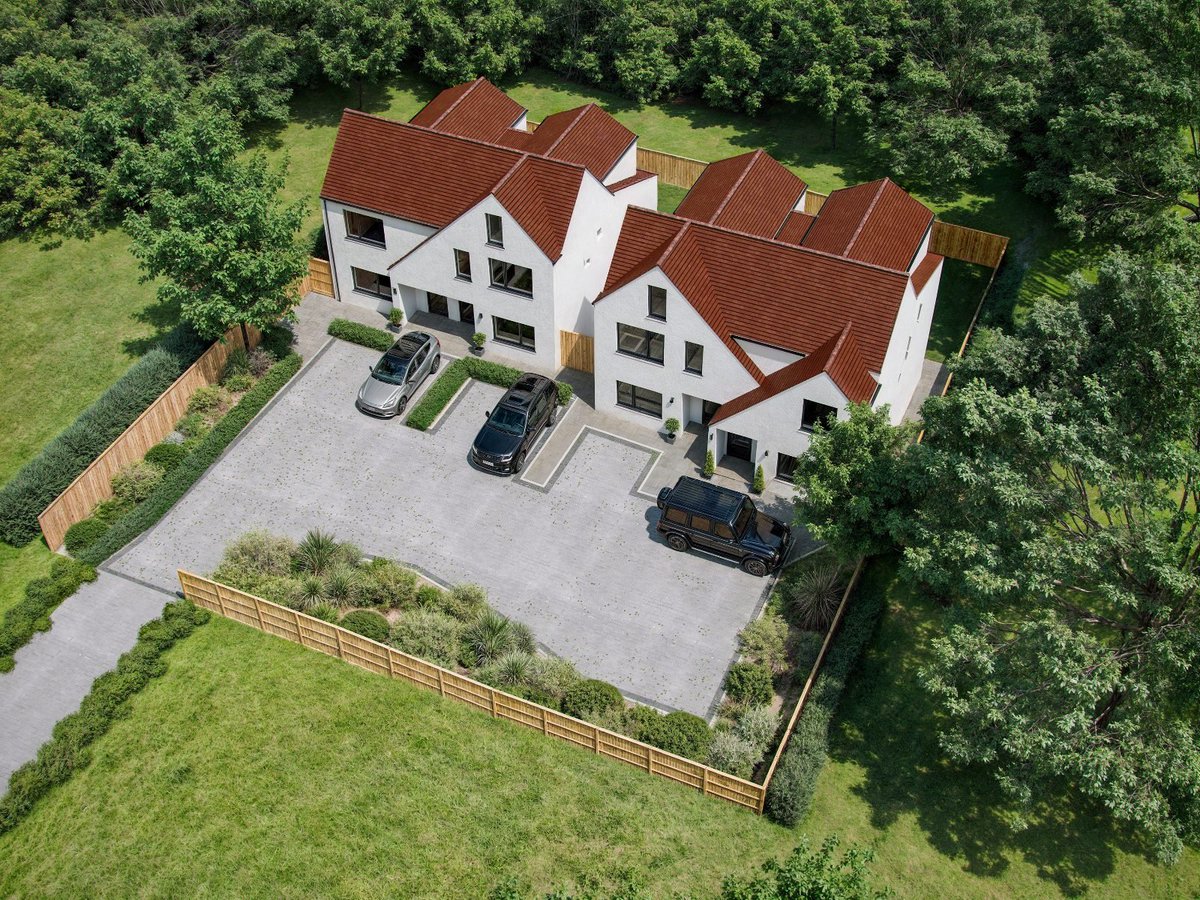 _developersclub's tweet image. We’re spotlighting Horne Gardens by Kristian Brown of Turnkey Developments , 4 design-led houses in Purley, GDV £3.2M, completing Nov 2025. #TheDevelopersClub #ProjectSpotlight