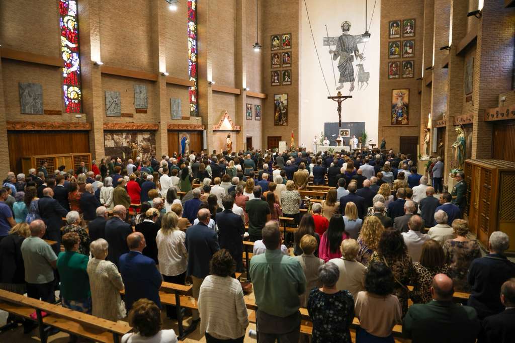 Celebrando el 12 de Octubre. Comienzo la jornada asistiendo a la Santa Misa junto a la Guardia Civil en Toledo, rindiendo honores a su Patrona, la Virgen del Pilar.

Hoy es un día de orgullo nacional