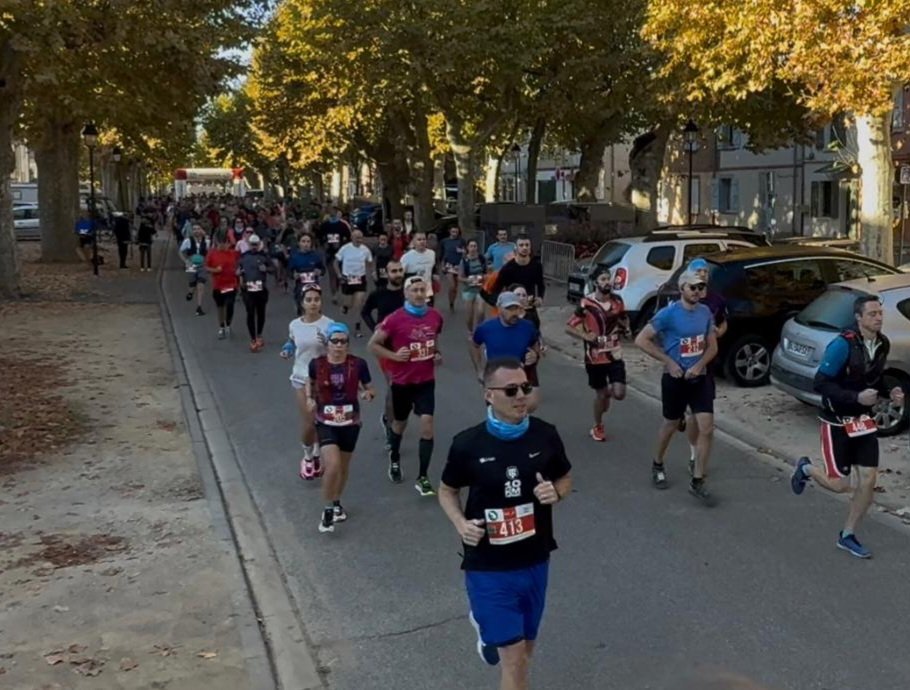 RunningMag's tweet image. Un week-end varié dans la région avec @rondeajh @semidetournefeuille @trailgaulois @labuzetoise @rondedesfoiesgras toutes les photos et vidéos sont sur runningmag.fr