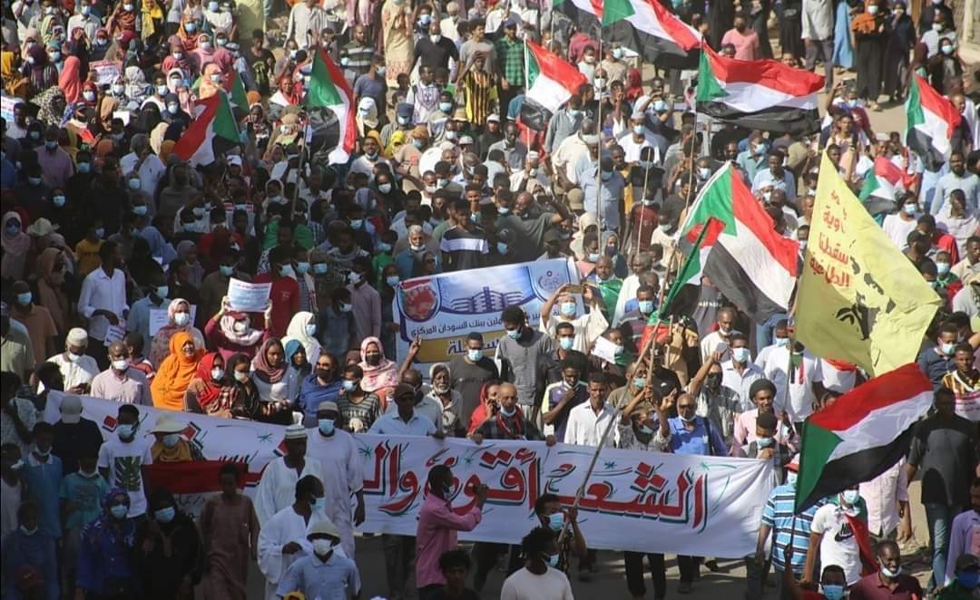 ديسمبر هي مشروع أجيال، ووصية شهداء، وراية لا تسقط من يد الأوفياء✌🏻🇸🇩

#ديسمبر_باقية_وستنتصر
