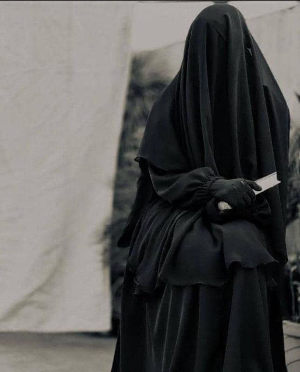 الشباب = ممكن يوزر  الإنستا بتاعك 
اللي انا عايزها =👇