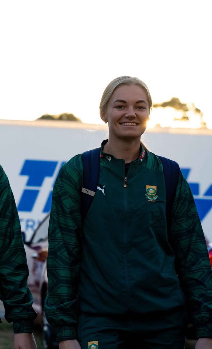 Nettydigest's tweet image. Whaaaat a debut! ✨👏🏾🙌🏾

Welcome to the big stage, Juanita van Tonder 🇿🇦

SPAR Protea #158 the start of something special 💚💛

📷: @Netball_SA

#AUSvRSA