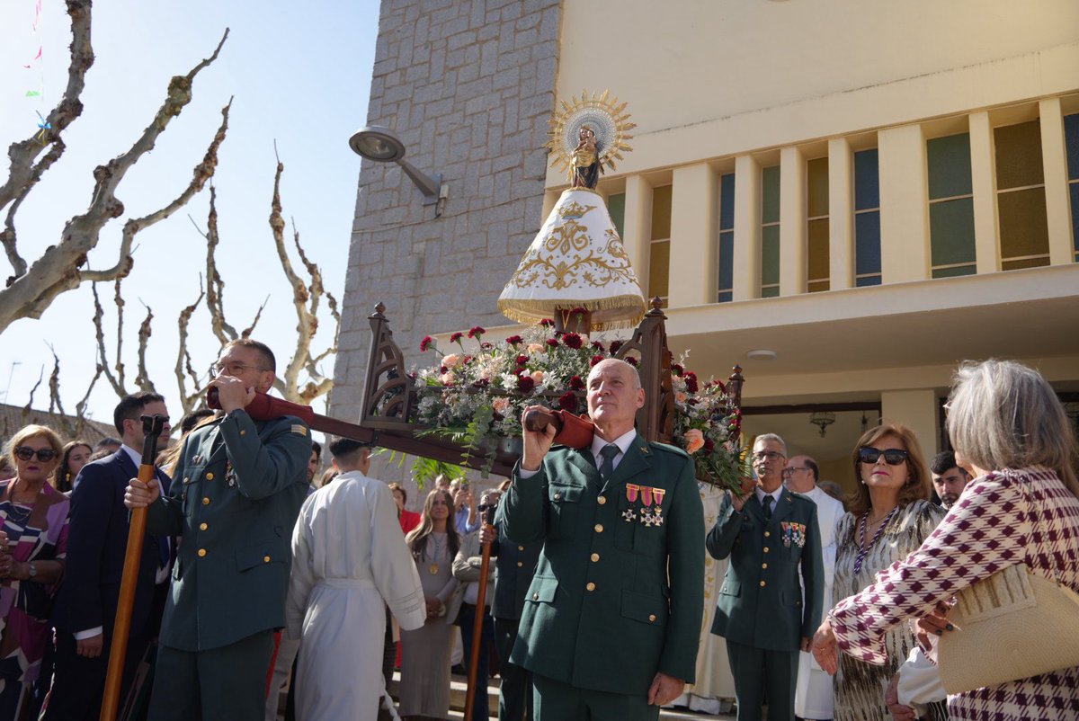 Feliz día de la Hispanidad y en especial a la Guardia Civil. Gracias por vuestra entrega y por la labor que realizáis para garantizar la seguridad de la sociedad.