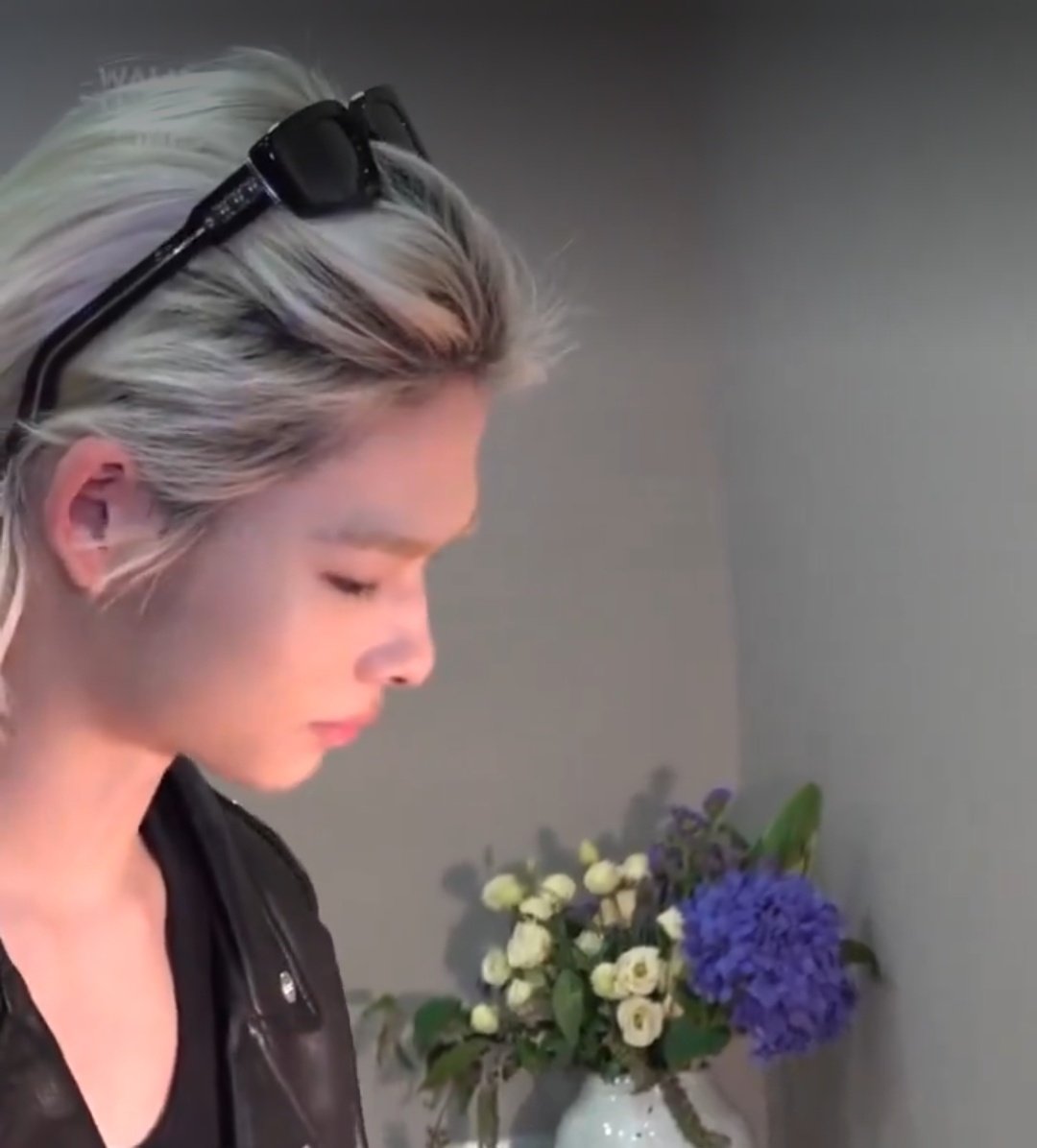 tucked hair ni-ki with the exposed forehead is such a deadly combo