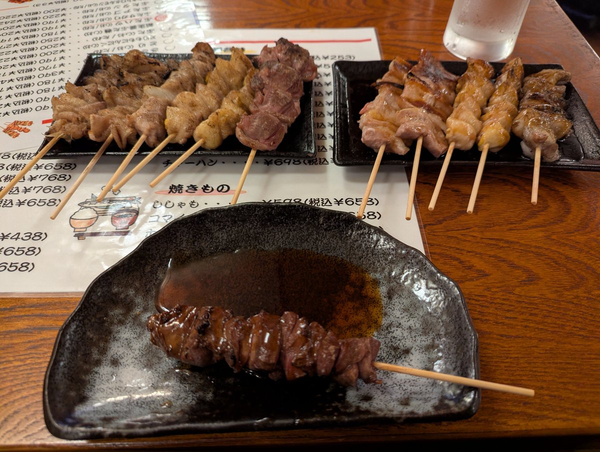 晩御飯🍴😋
焼き鳥-{}@{}-✨🐓