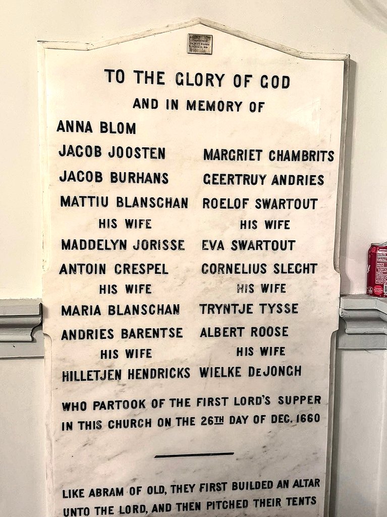TheRealStockMom's tweet image. Good morning from NY.🗽🇺🇸 

This is the Old Dutch Church in Kingston, NY. It has been in service to the community since 1659. Have a blessed Sunday. 
🙏✝️