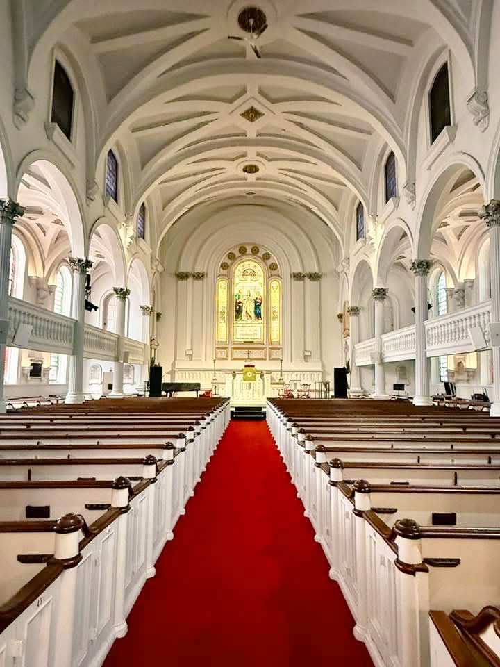 TheRealStockMom's tweet image. Good morning from NY.🗽🇺🇸 

This is the Old Dutch Church in Kingston, NY. It has been in service to the community since 1659. Have a blessed Sunday. 
🙏✝️