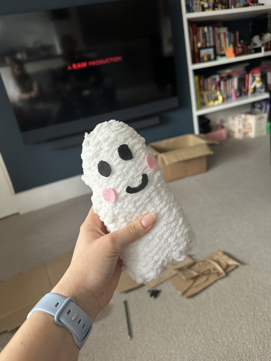 I made a ghostie (never made anything with wool before)