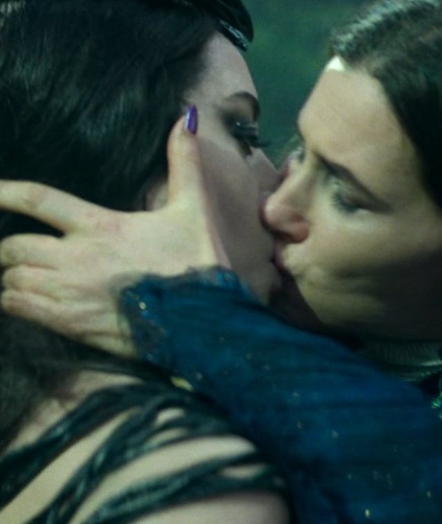 brilhalatata's tweet image. &quot;i have a girlfriend&quot;

verdade amor