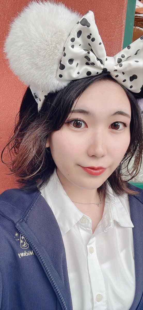 rina_ama10's tweet photo. お久しぶりですー！！
忙しくてなかなか浮上できませんでした💦💦
この間ディズニーいった時のお写真添えときます🍀*゜

あっ、そういえば髪の毛切りました✌🏻 https://t.co/l9LfgsrNAt