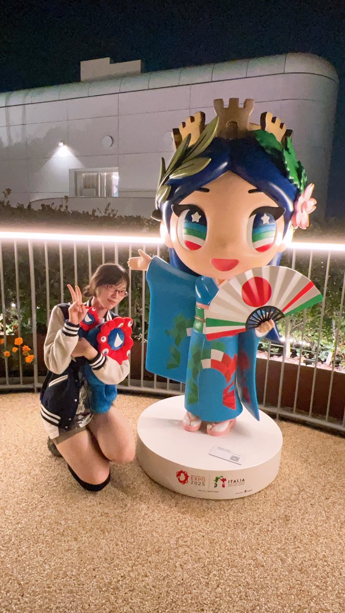 ということで、()
なんとか…万博最終駆け込みしてきましたっ!2時間待ちのミャクミャクくじ!二等ッ!あとイタリア館
あとナウル🫛!!!アメリカカップ★も!

周り関西弁ばっかでちょっと懐かしかった…!!! 
