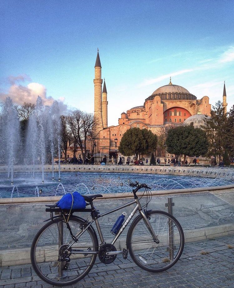 geo_viaggio's tweet photo. 1) Collina di Sarayburnu #turchia #sultanahmet #santasofia https://t.co/dj2ebkouyR