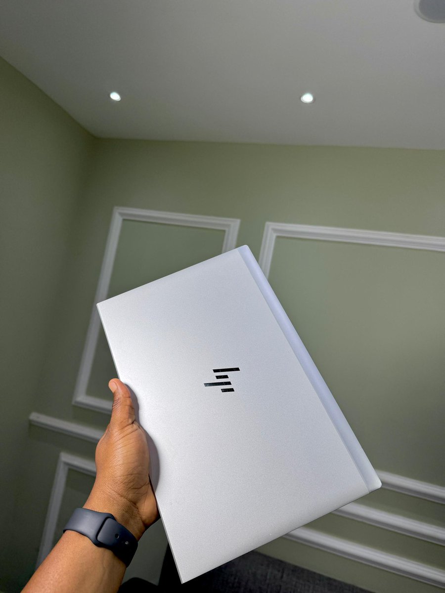TechShackHQ's tweet image. *GAMING HP ELITEBOOK*

🧠AMD RYZEN 3 Pro 10th Gen Processor 8 CPU’s 
🀄️@2.50Ghz ~ 4.0Ghz Turbo Boost
🀄️256 Ssd
🀄️8 Gig Ram ddr4
🀄️14 inch
🀄️Keyboard💡
🀄️Type C Port 
🀄️Sim Card Slot + HDMI Port 
🀄️Face ID
AMD Radeon Graphics 512 dedicated vga
🀄️Charger🔌

Ghc: 3.5k
☎️0241636577
